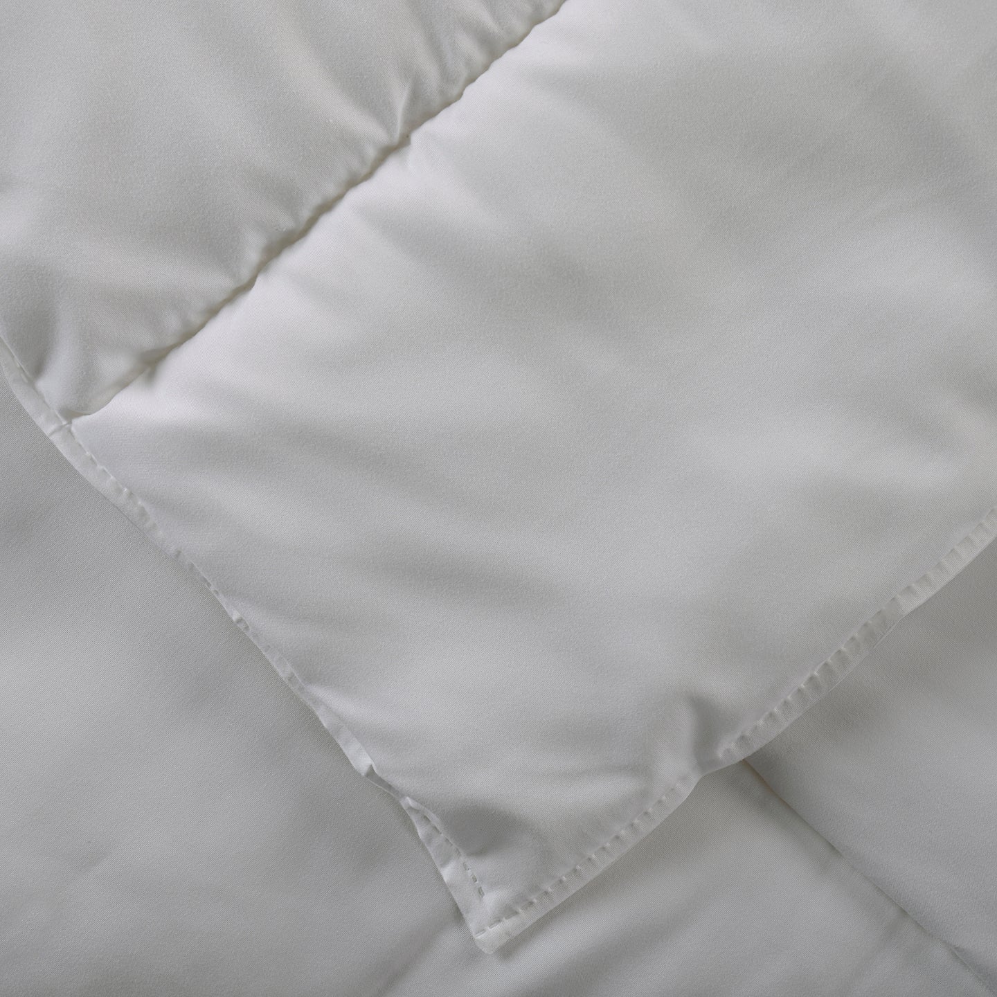 Mega Value All Seasons Polyester Quilt - Image 3