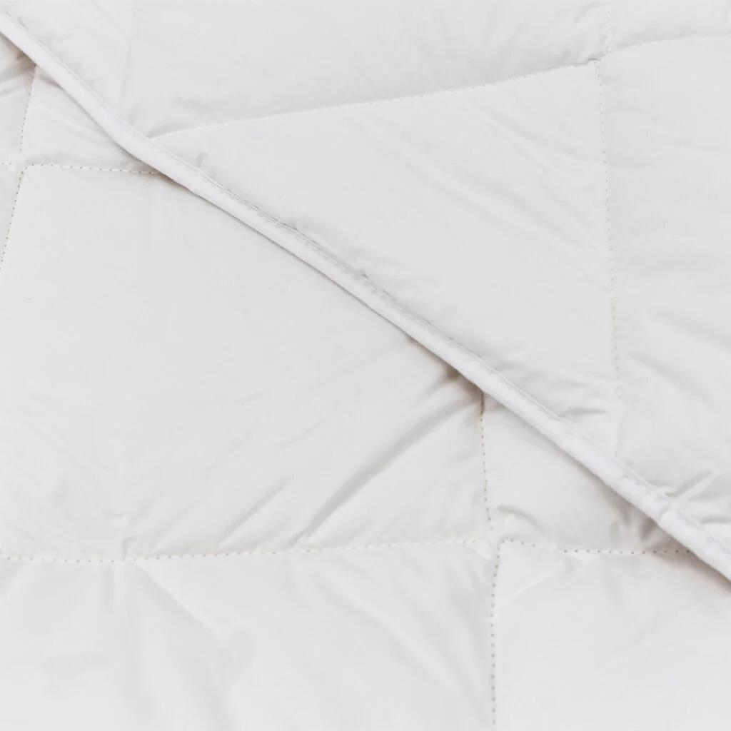 Lightweight Australian Washable Wool Quilt - All Seasons - Image 3