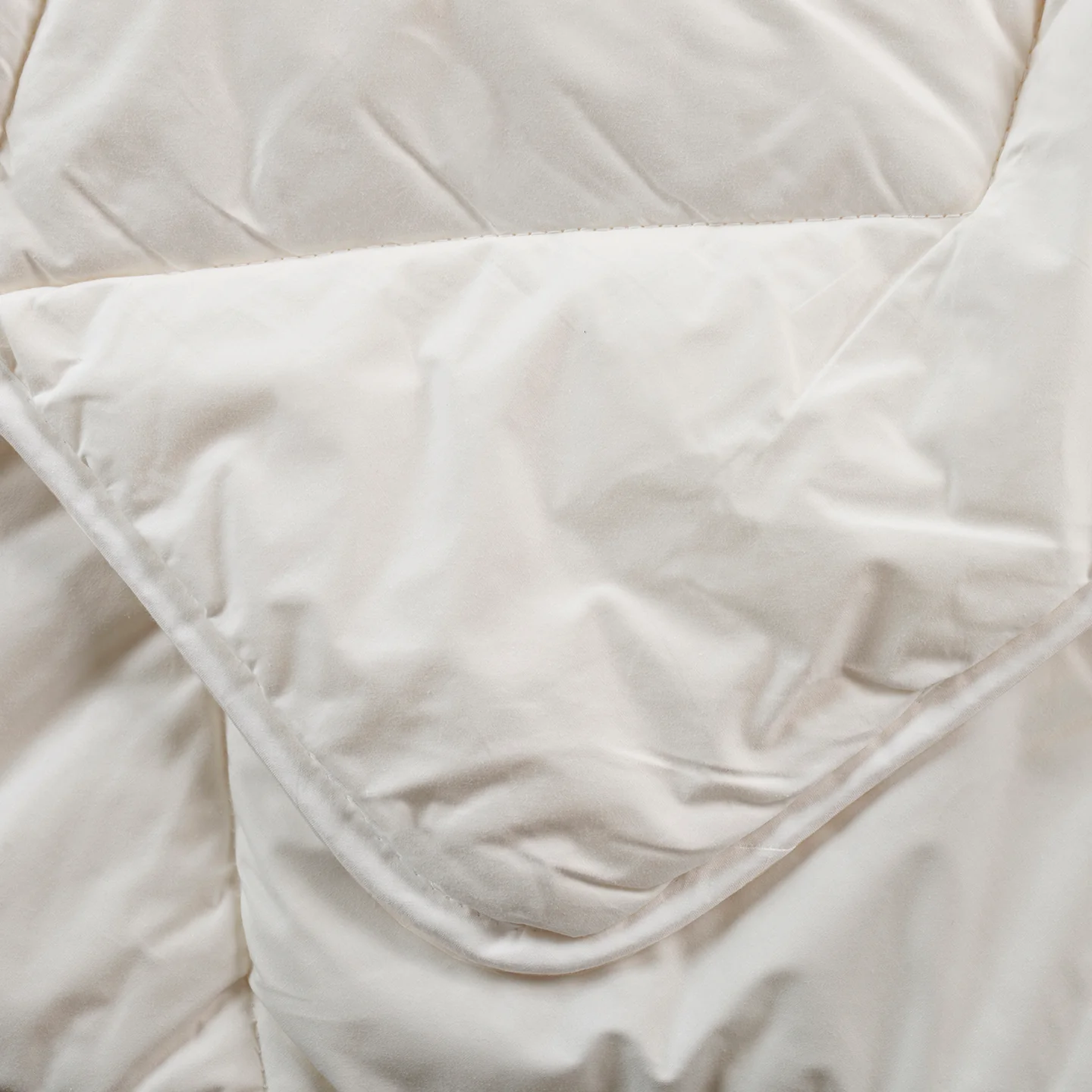 Washable Australian Wool Quilt - All Seasons - Image 3